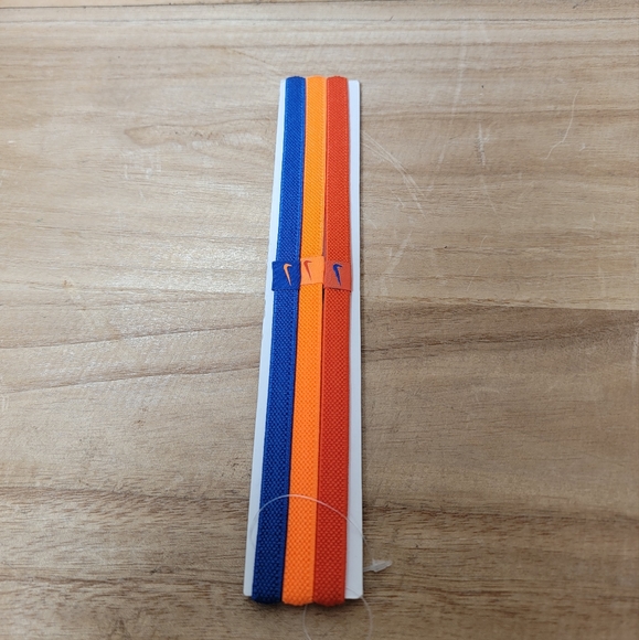 Women's Nike Tank Top, Shorts & Headband Bundle - Picture 9 of 9